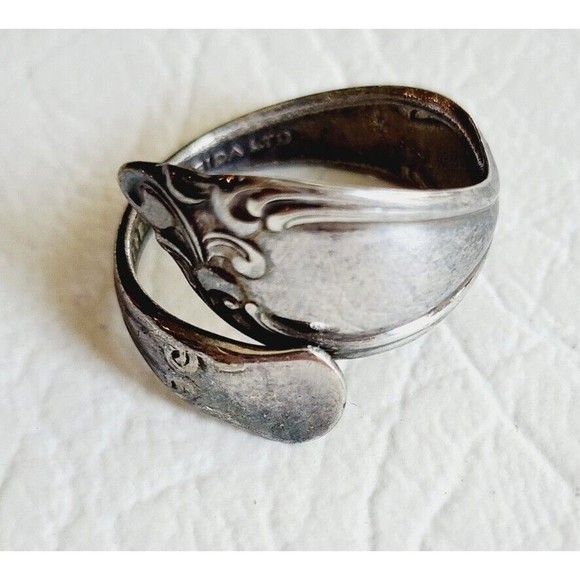 Vintage WM. A. Rogers Oneida LTD Silver Plated Adjustable Spoon Ring - Picture 2 of 6